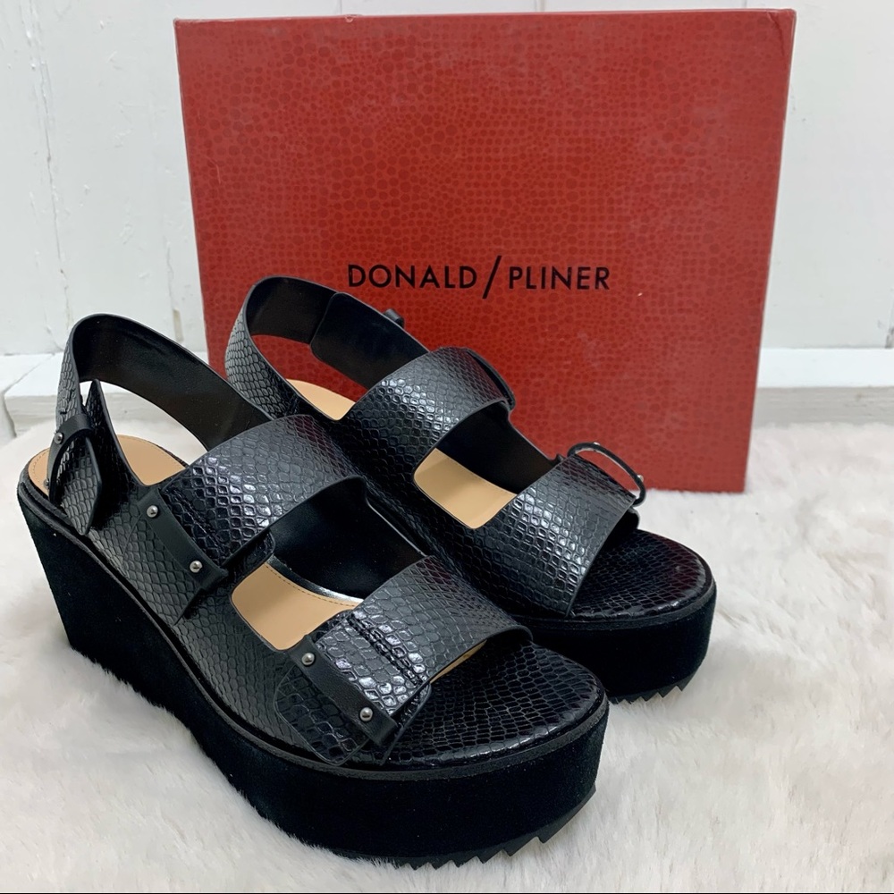 New! Donald Pliner Irine Snakeskin Wedge Sandals Size 8
